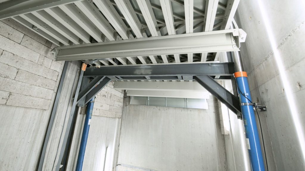 Hydraulischer Aufzug: So sparen Sie Geld und Nerven